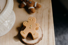 GINGERBREAD MAN DECOR CANDLE