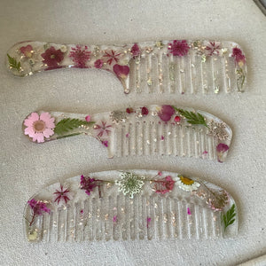 Resin pressed flower hair combs
